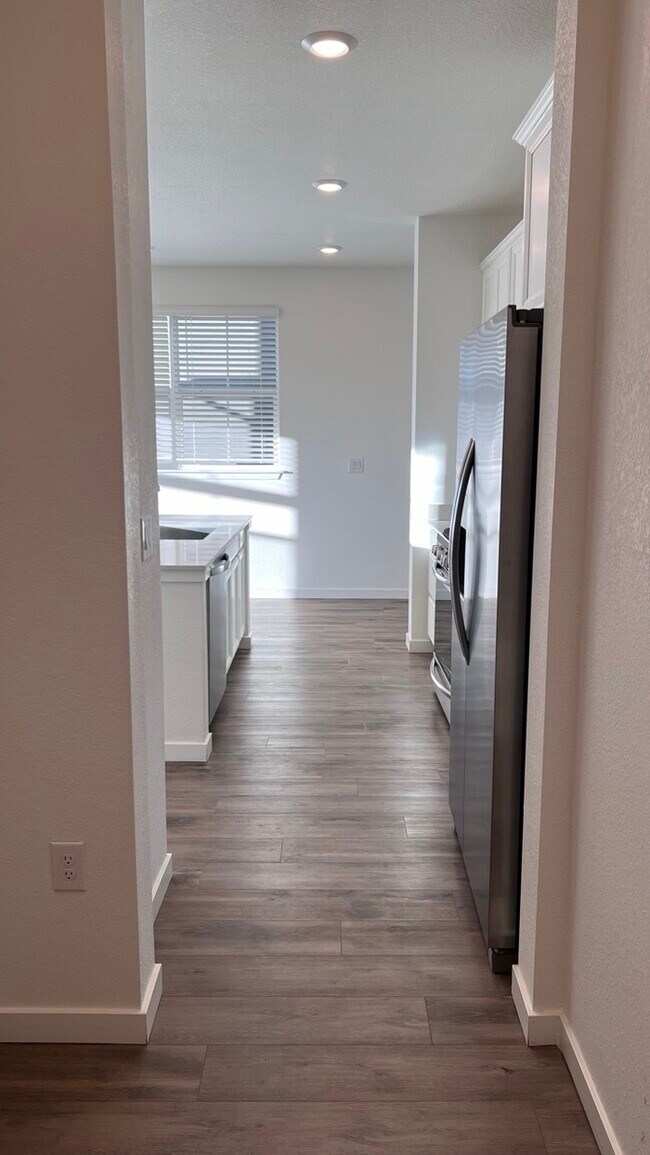 Building Photo - Charming 3 beds 2 baths in Commerce City!