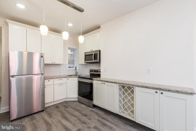 Building Photo - 537 N 33rd St