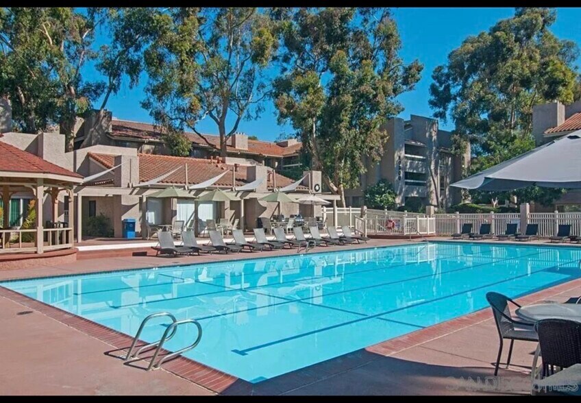 Building Photo - 10425 Caminito Cuervo