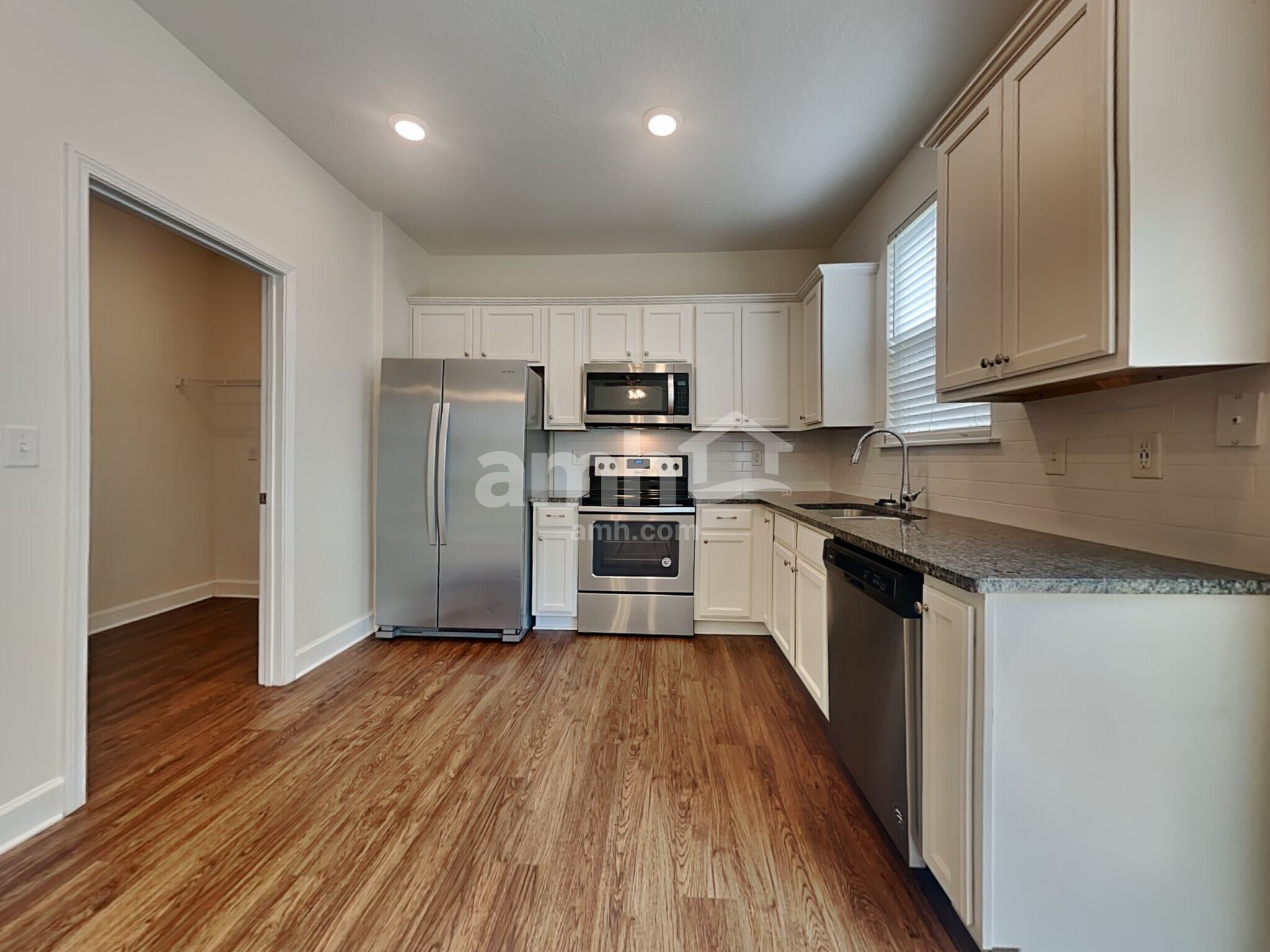 Building Photo - 8498 Highfield Ave