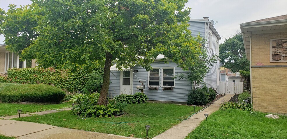 Front of house - 2835 S Harvey Ave