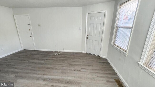 Building Photo - 4518 Fairfax Rd
