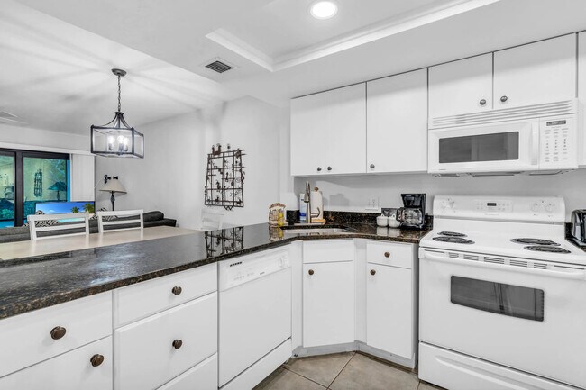 Building Photo - 600 Neapolitan Way