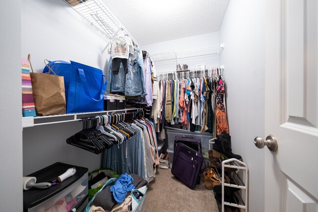 Building Photo - 17326 Lilac Ln SE