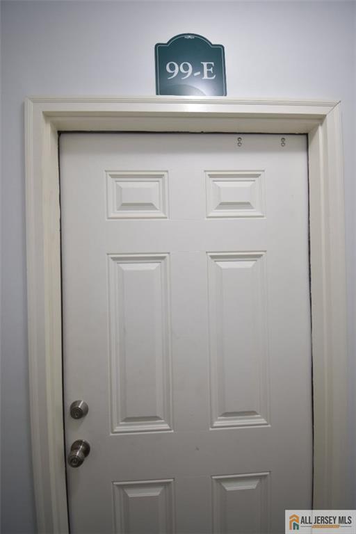 Building Photo - 99 Main St