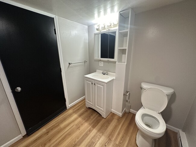 Building Photo - 2108 Oxford St