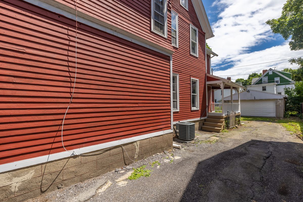 Building Photo - 78 Boardman St