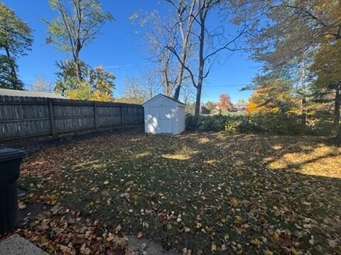 Building Photo - 907 Dover Dr