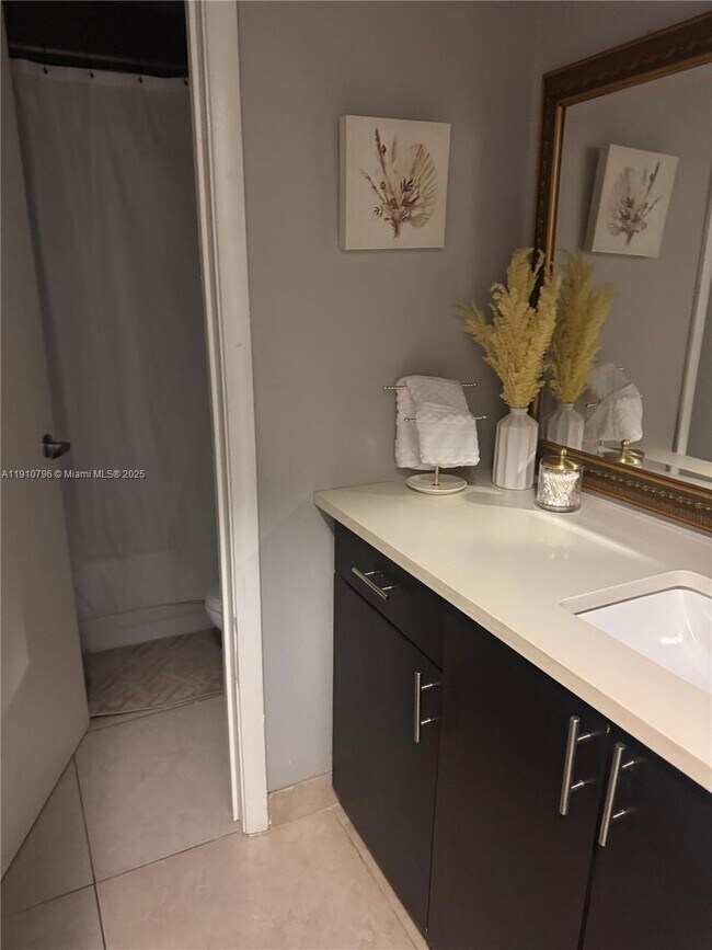 Building Photo - 4124 NW 88th Ave