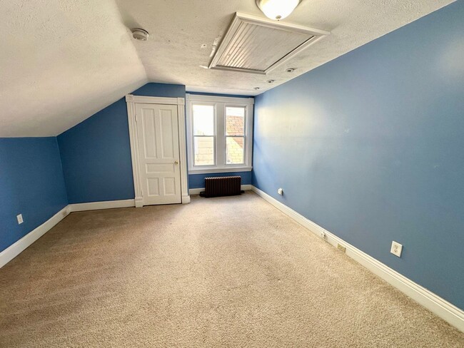 Building Photo - 715 N Beatty St