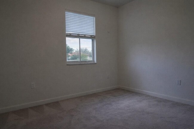 Building Photo - 11833 NW 47th Manor