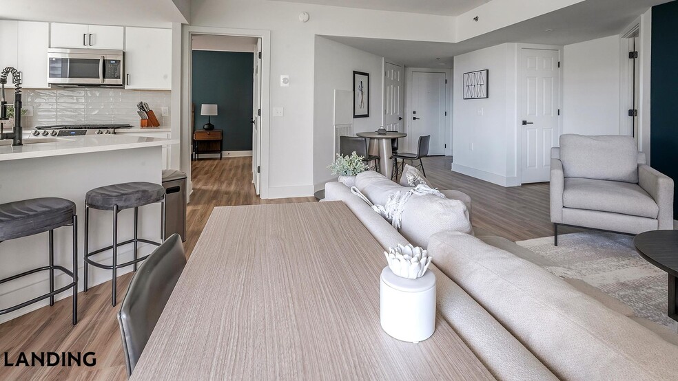 Building Photo - 1221 S Eads St