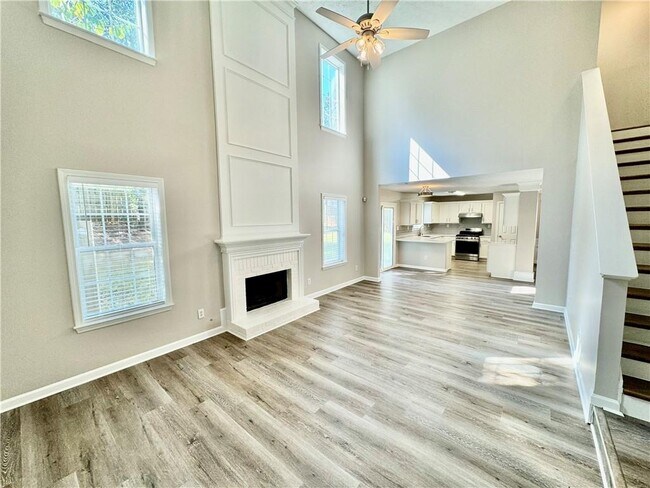 Building Photo - 3205 Northcliff Dr