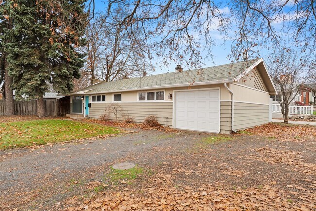 Building Photo - South Hill cute 2 Bed 1 Bath rancher with covered entertaining patio - Coming Soon 9/23