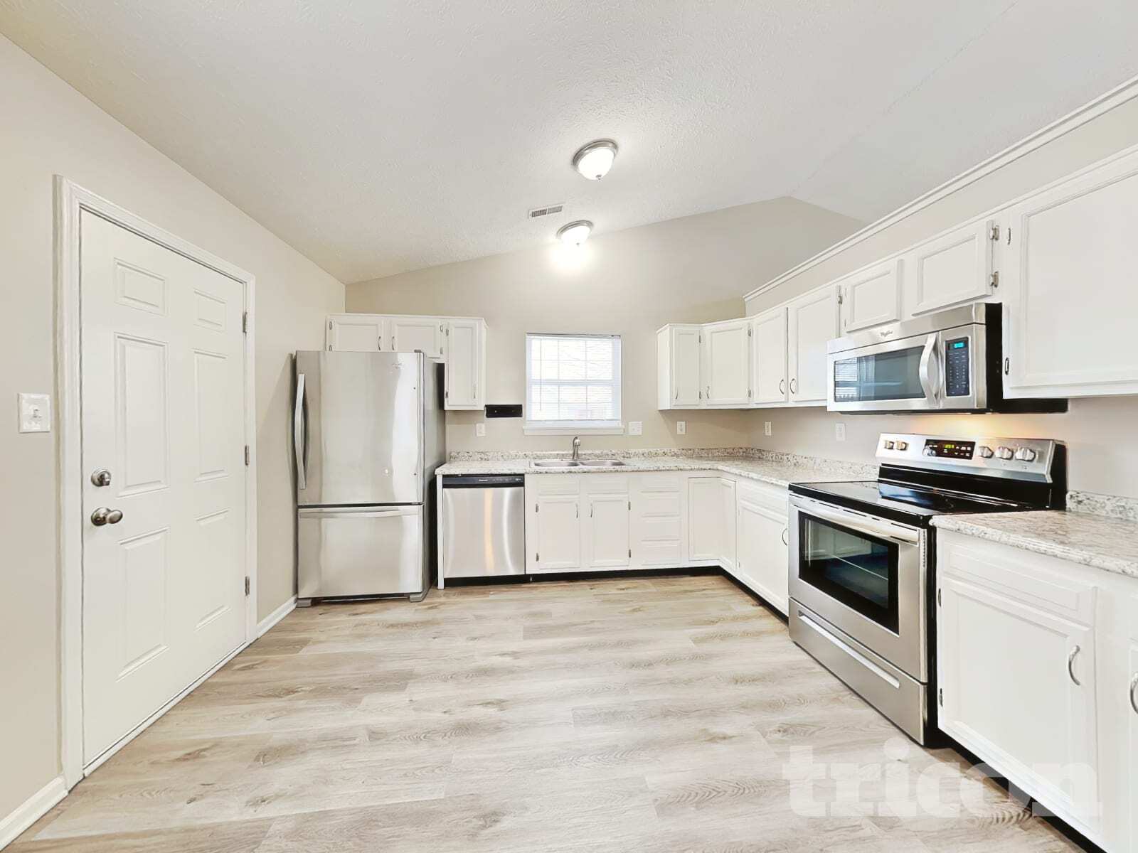 Building Photo - 1102 Berwyn Rd