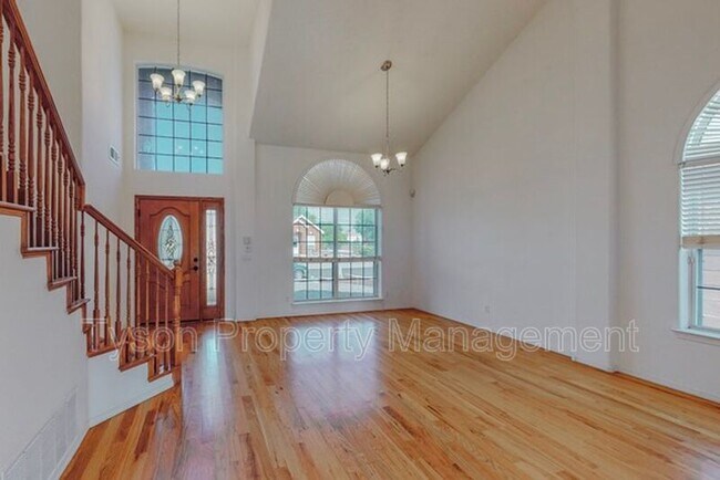 Building Photo - 8705 Silvercrest Ct NW