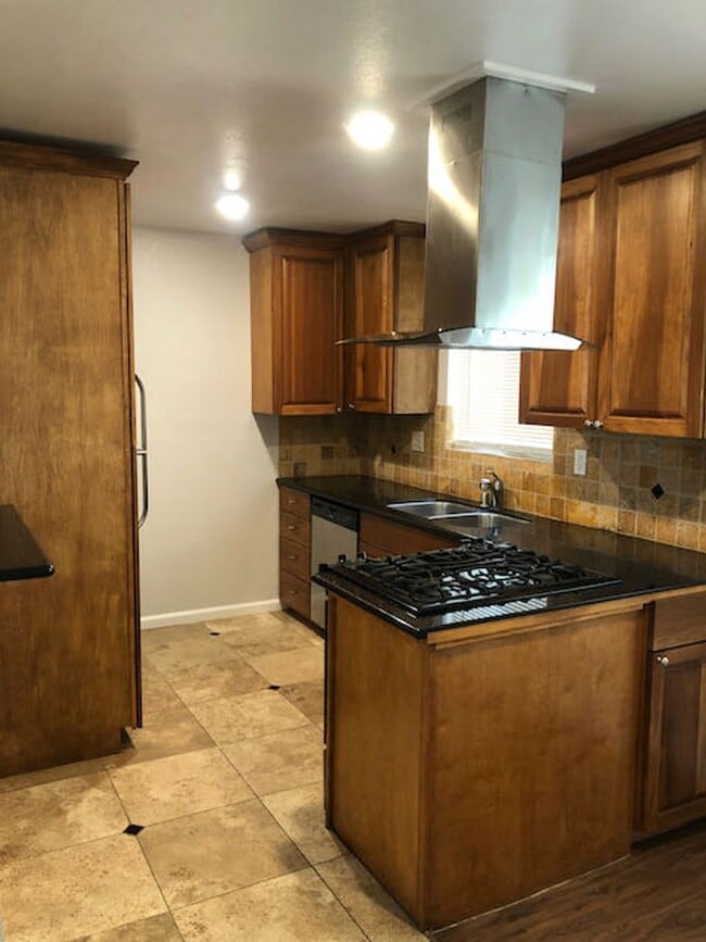 Building Photo - 1bed 1bath Apartment 1 month free with 12 month lease