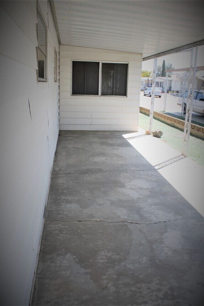 Building Photo - 55+ Spacious 2 bed 2 bath SIERRA DAWN HOME!