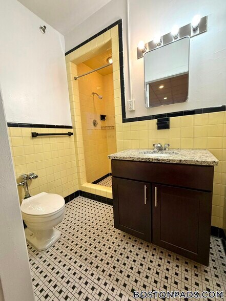 Building Photo - 62 Boylston St