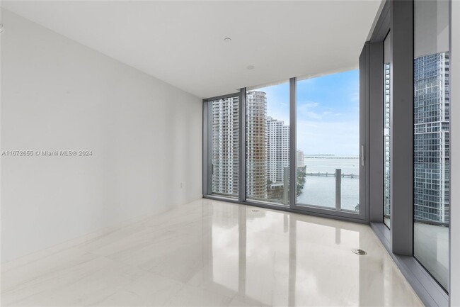 Building Photo - 300 S Biscayne Blvd