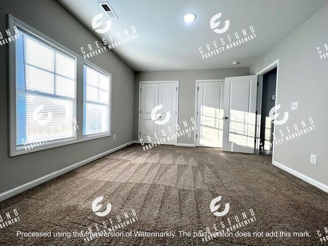 Building Photo - 2 Bed 2.5 Bath Townhome - Available NOW!