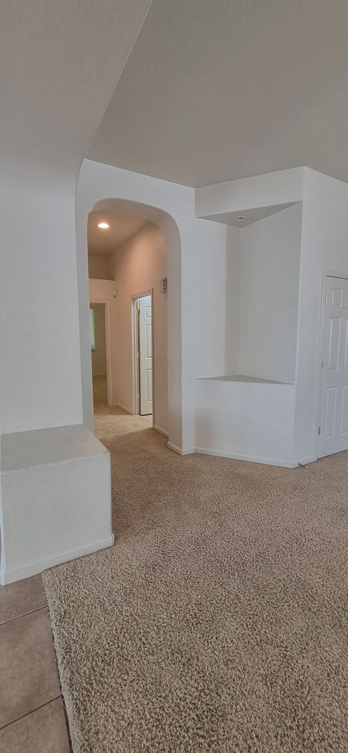 Building Photo - 1085 Crystal Springs Dr