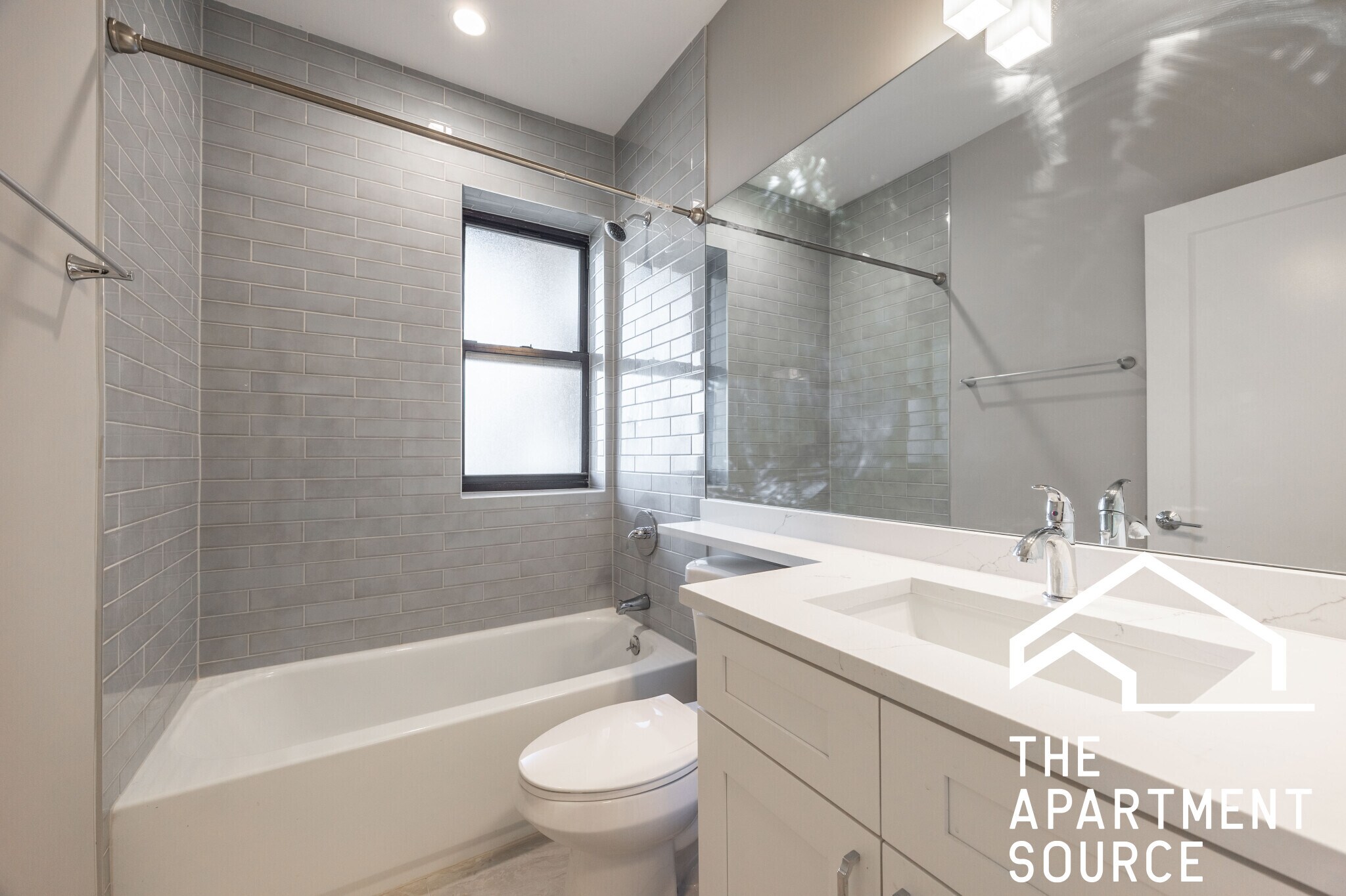 Building Photo - 3941 N Janssen Ave