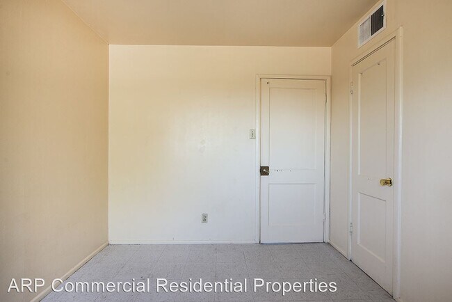 Building Photo - 3800 Taylor Ave