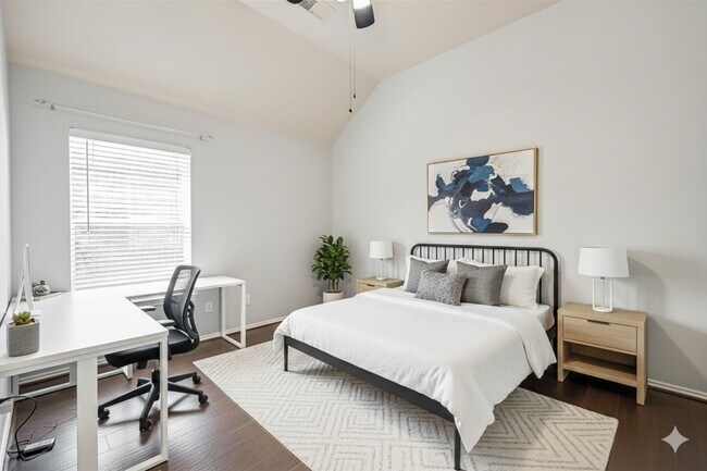 Building Photo - 25911 Palmdale Estate Dr