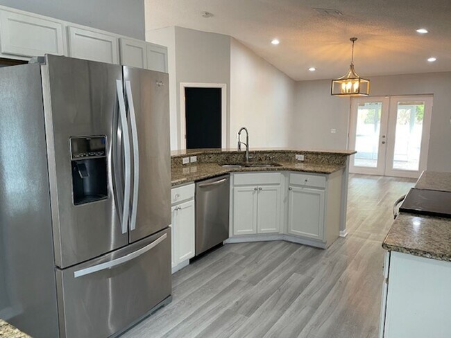Building Photo - Kissimmee - Spacious 4/2, Pool Home