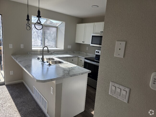 Building Photo - 17326 E Rice Cir