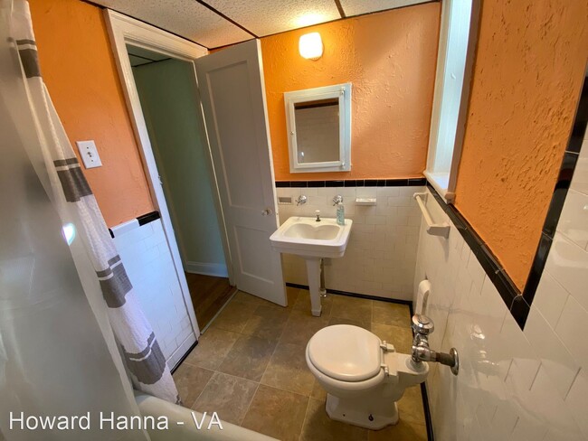 Building Photo - 1 br, 1 bath House - 7340 Hampton Blvd., #B3