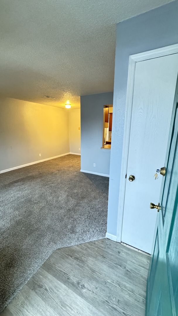 Building Photo - 1 Bedroom Apartment in Osage Beach!