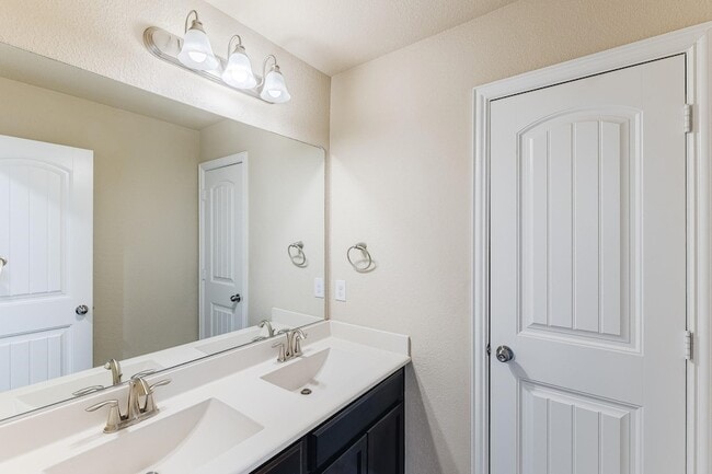 Building Photo - 4713 Lake Cove Way