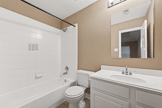 Building Photo - 21103 Falcon Creek Ct