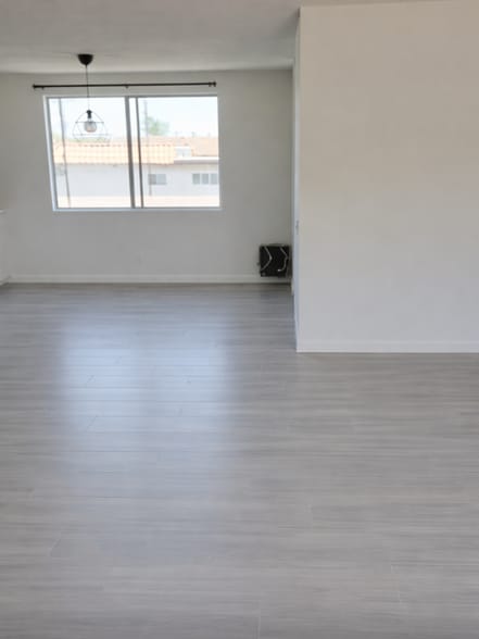 Building Photo - 2012 Ruhland Ave