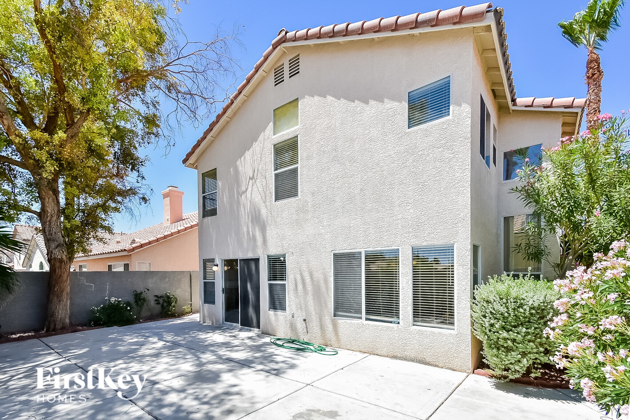 Building Photo - 6046 Evening View St