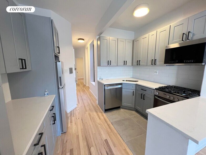 Building Photo - 139 W 83rd St