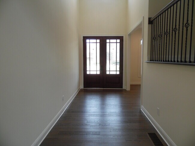 Building Photo - 2331 Coroneo Ln