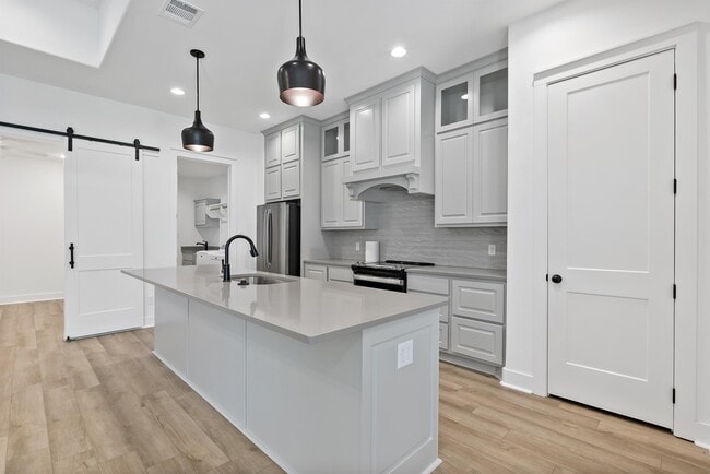 Building Photo - 5036 Mooney Fls Dr