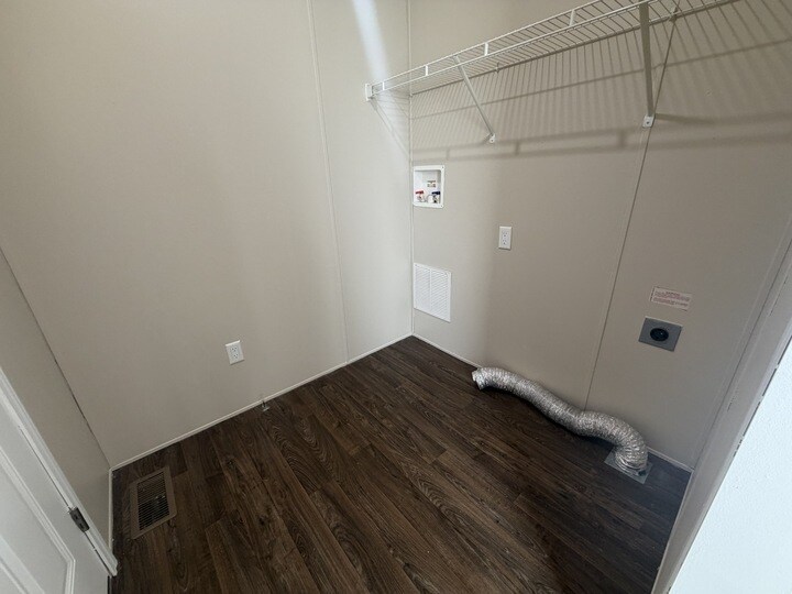 Building Photo - 38127 Ducharme Dr