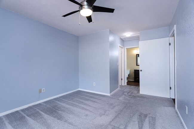 Building Photo - 2 Bedroom 2 Bath Condo in Prescott.