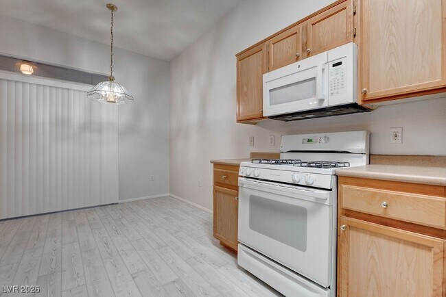 Building Photo - 700 Carnegie St