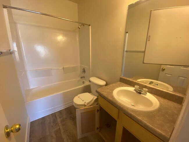 Building Photo - 4 Bedroom, 4 Bathrooms at The Edge at Reno