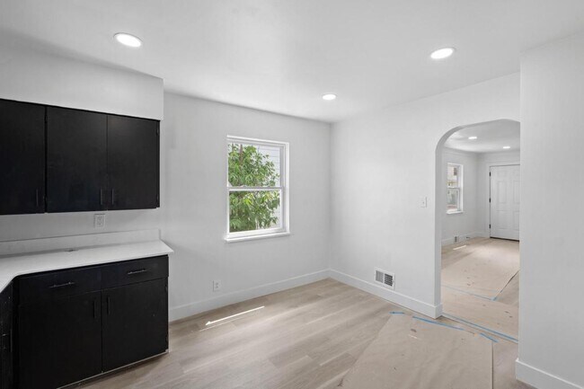 Building Photo - 1210 Arbor Ave