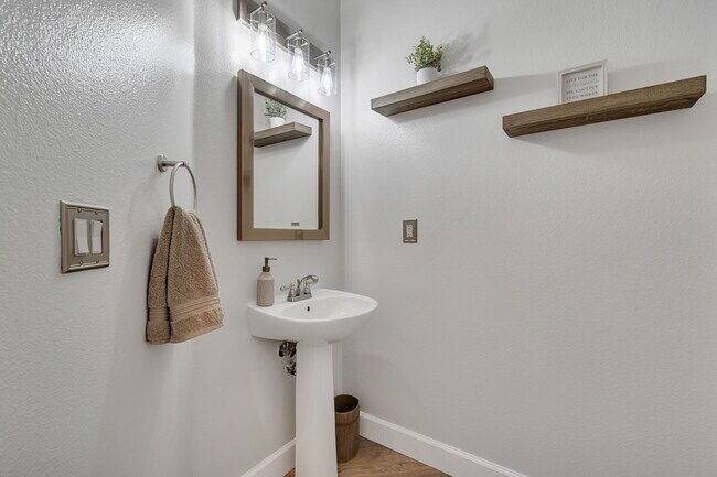 Building Photo - 10459 Summershade Ln