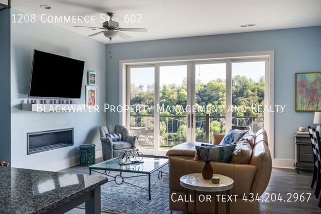 Building Photo - 1208 Commerce St