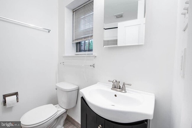 Building Photo - 545 Christian St