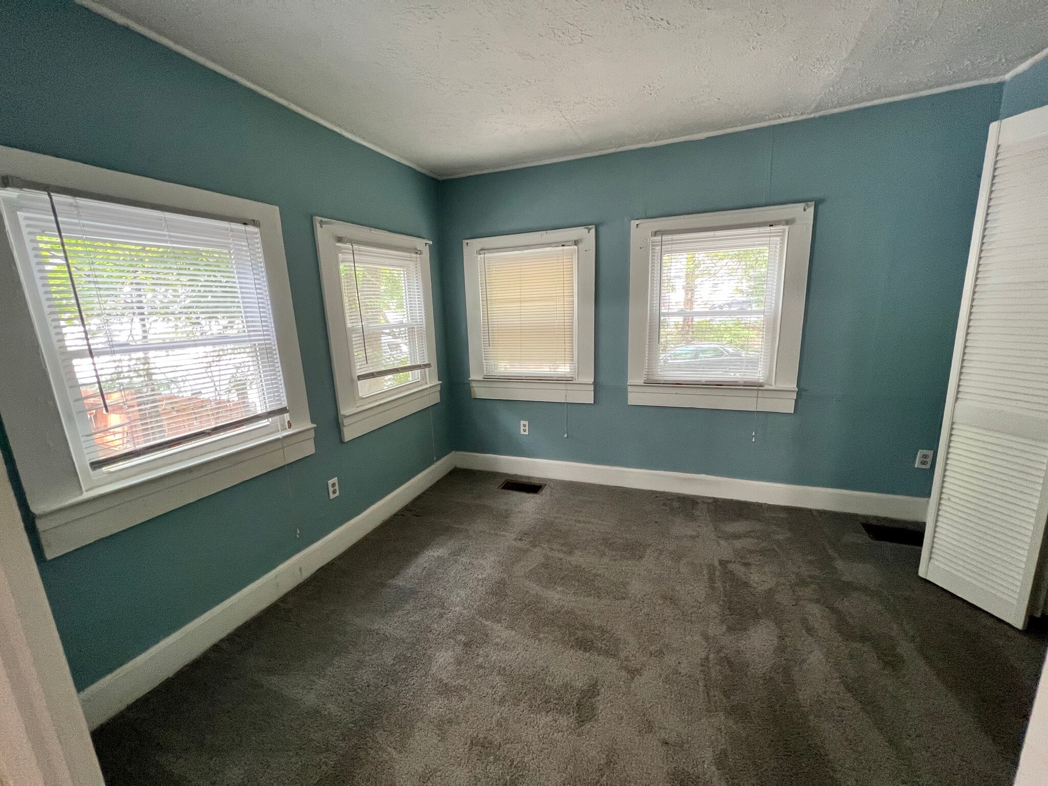 Building Photo - 1080 Curran St NW