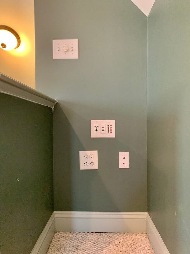 Building Photo - Great Home in Gated Community with Bonus Room!